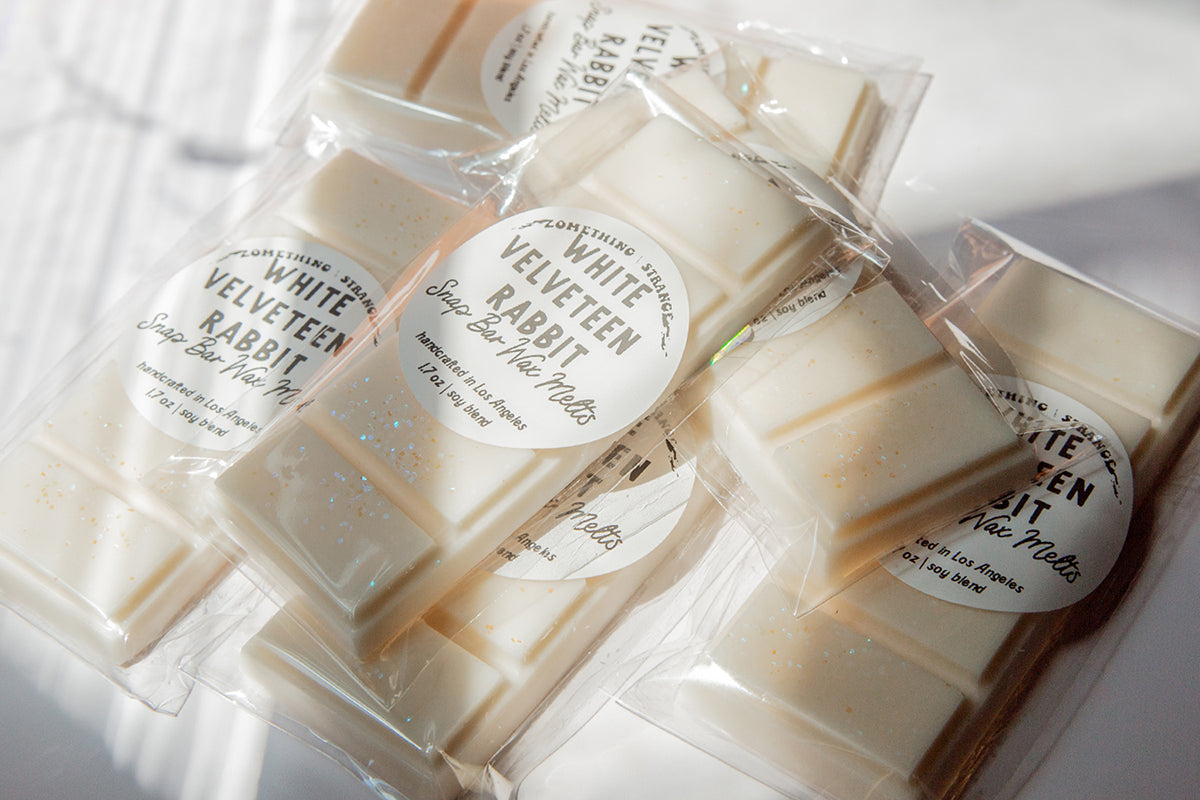 White Velveteen Rabbit Snap Bar